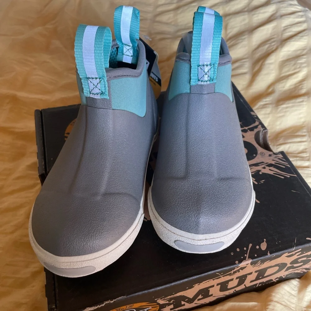 Kids Youth MUDS Skimmer Waterproof Boots! Toddler size 7! NEW! Kid Safe